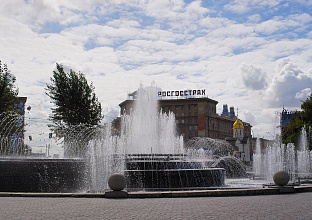 Фонтан-каскад в Первомайском сквере